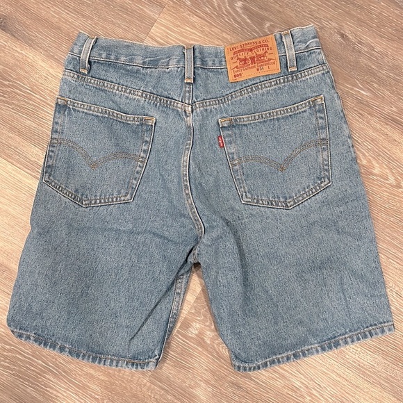 Levi’s 505 Relaxed Fit Jean Shorts - Picture 2 of 7